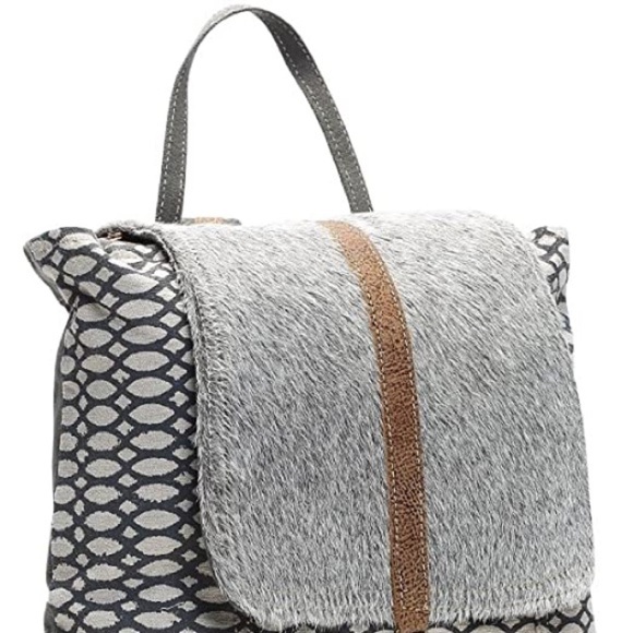 Myra Women\'s Honey Bee Print Backpack Bag! main image 4